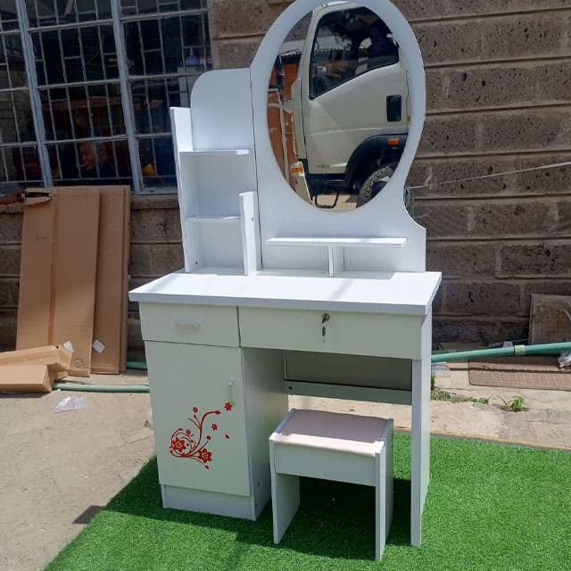 ELEGANT  VANITY WHITE DRESSING TABLE WITH A MIRROR
